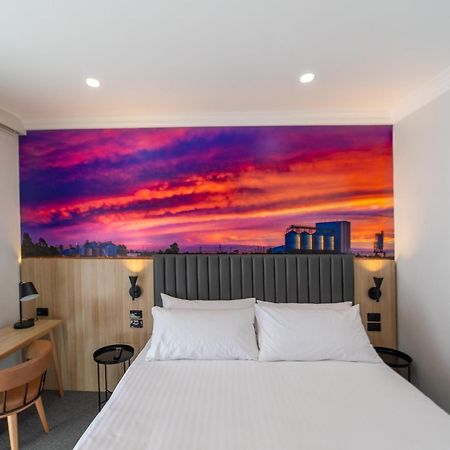 Royal Hotel-Motel โมรี ภายนอก รูปภาพ