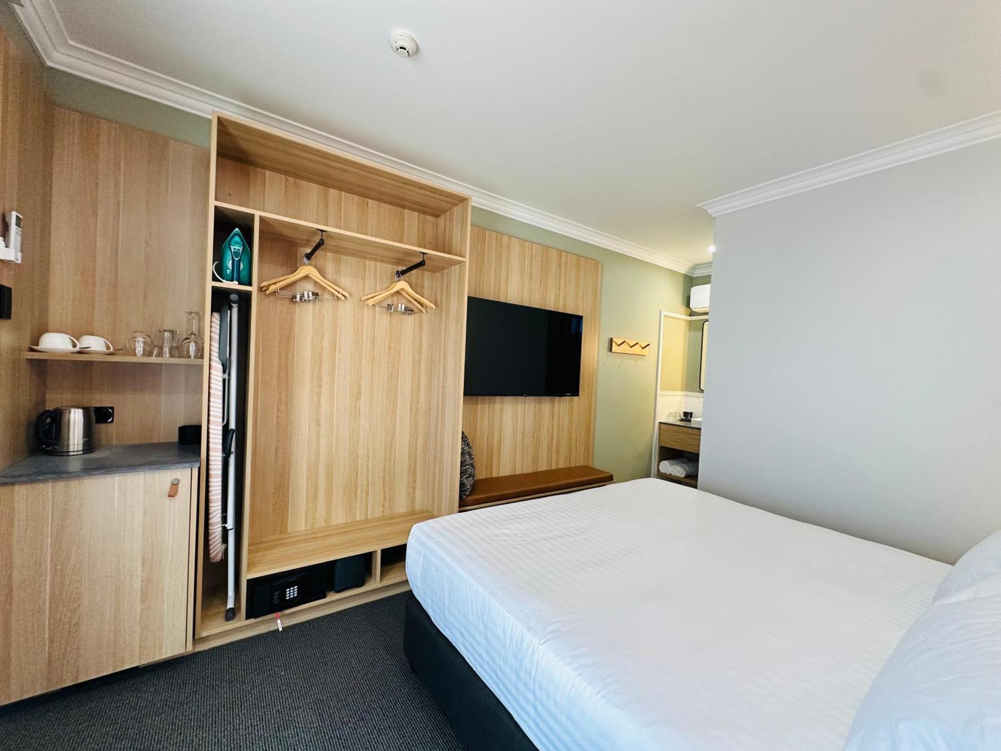 Royal Hotel-Motel โมรี ภายนอก รูปภาพ