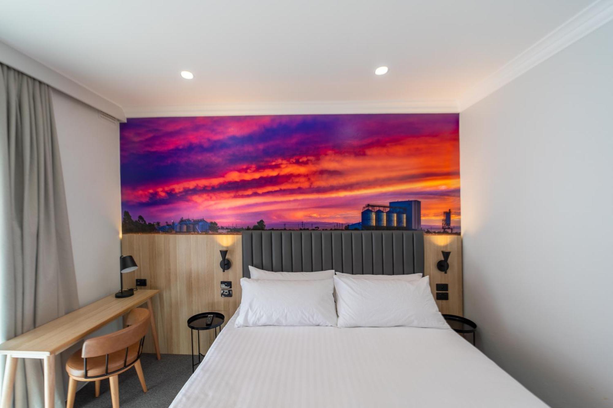 Royal Hotel-Motel โมรี ภายนอก รูปภาพ
