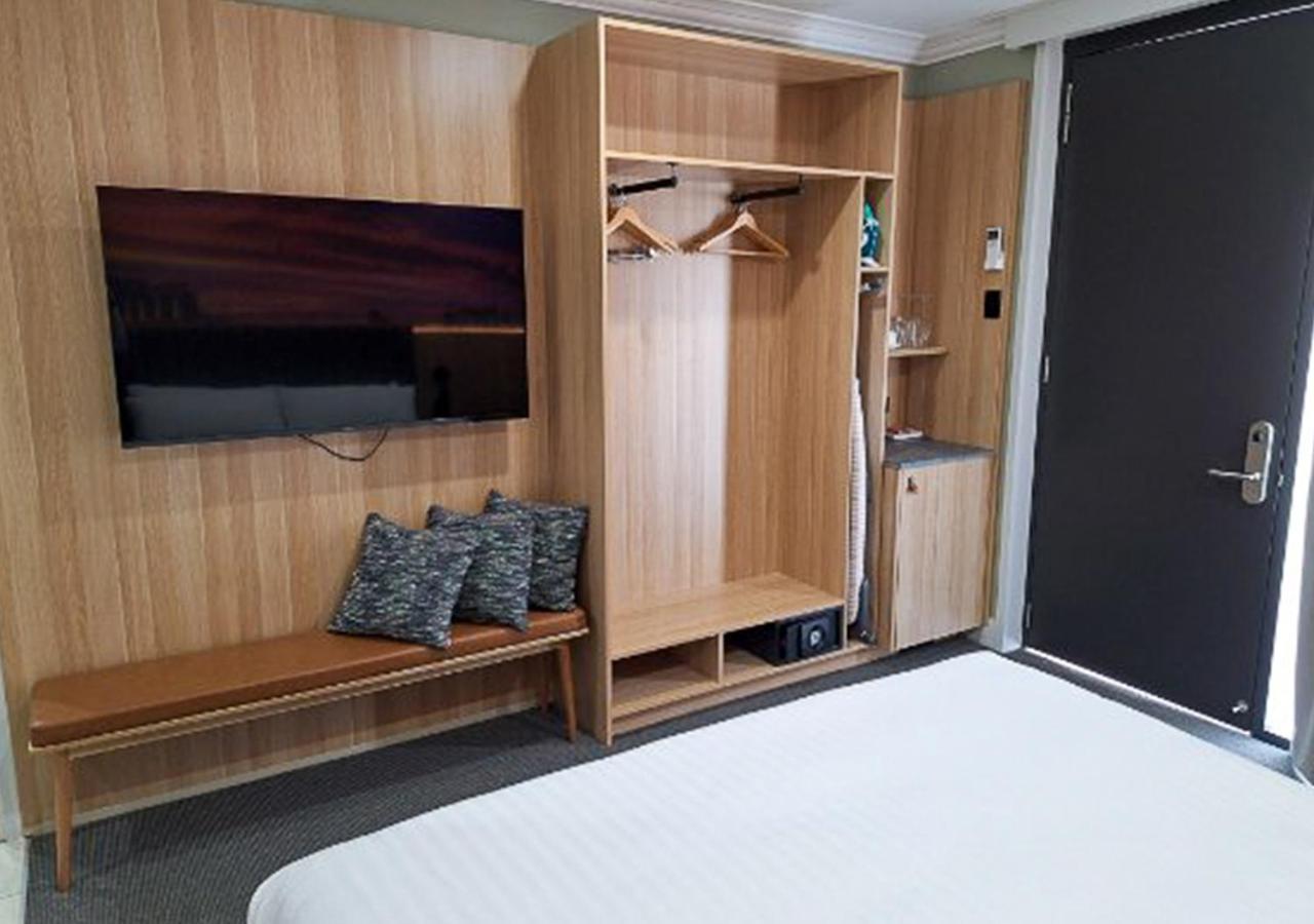 Royal Hotel-Motel โมรี ภายนอก รูปภาพ