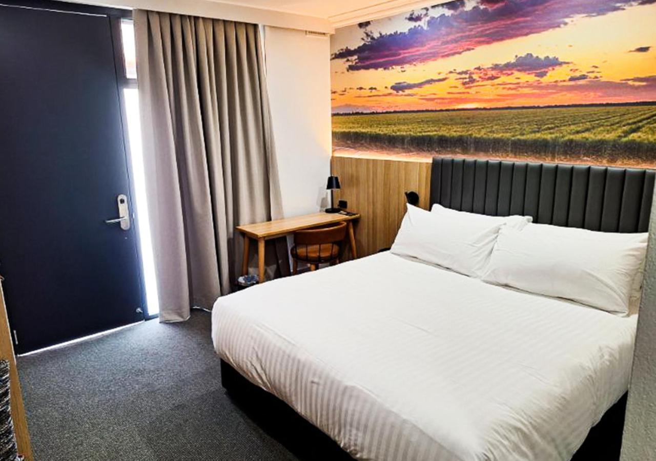 Royal Hotel-Motel โมรี ภายนอก รูปภาพ