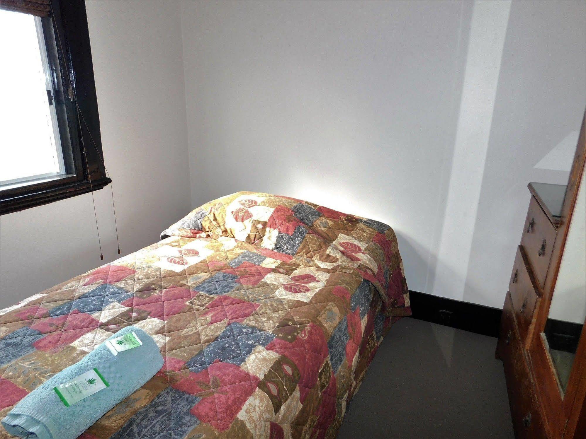 Royal Hotel-Motel โมรี ภายนอก รูปภาพ